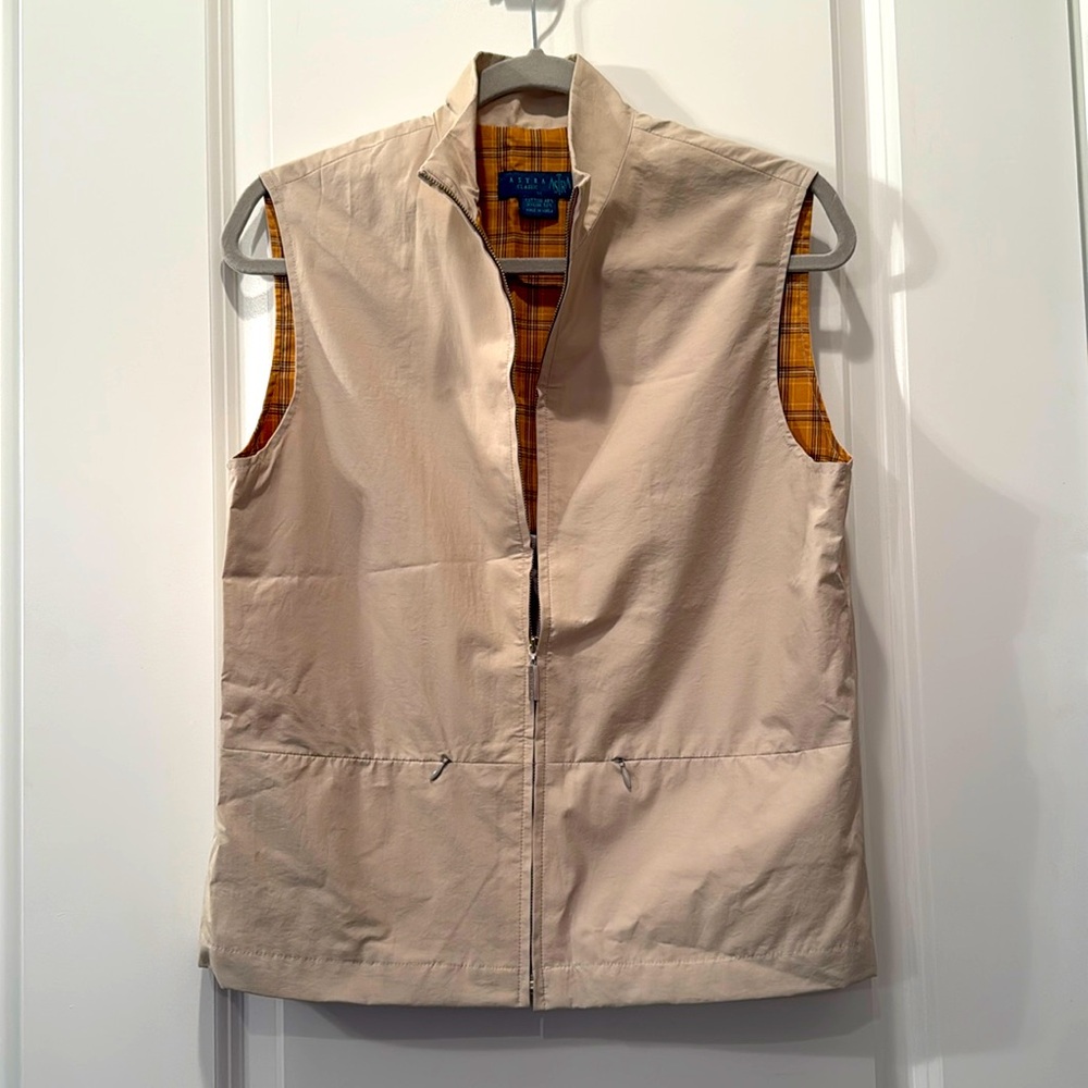 NWOT Astra Full Zip Stand Collar Golf Vest Sz M